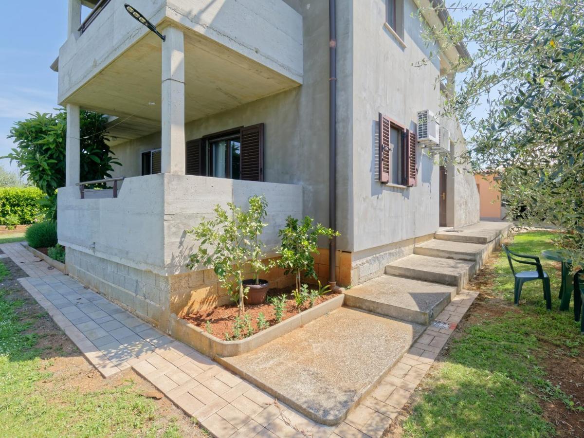 Apartment Laganis Plovanija Экстерьер фото