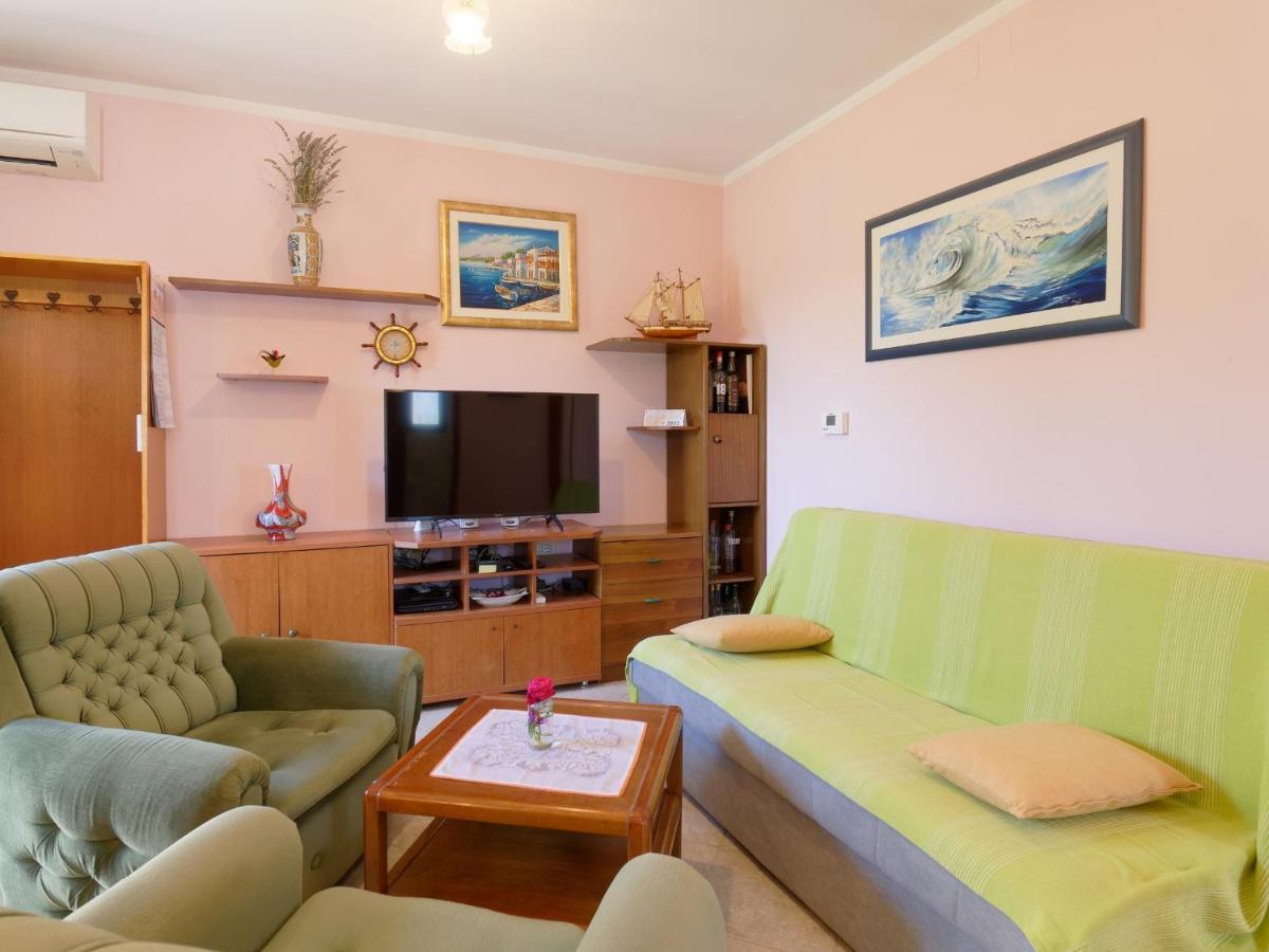 Apartment Laganis Plovanija Экстерьер фото