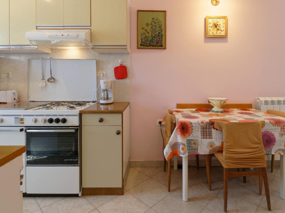 Apartment Laganis Plovanija Экстерьер фото